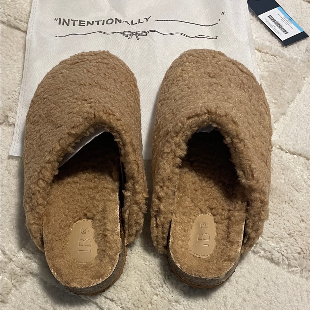INTENTIONALLY BLANK Tan Apres Slipper - Picture 6 of 8